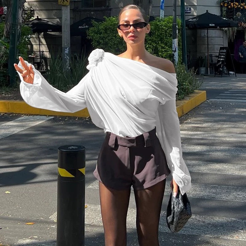 Drapierte Bluse mit Rosendetail