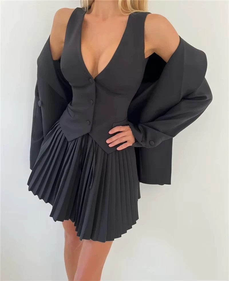 Elegante Dreier-Kombination: Blazer, Weste & Rock