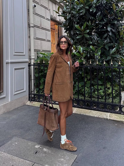 Zweiteiler in Braun - Blazer und Rock