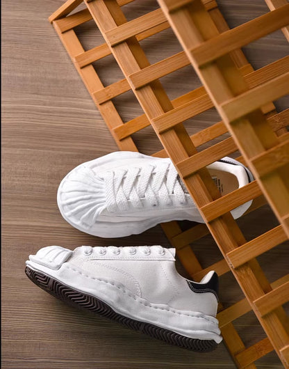 Retro Sneaker mit Shell-Toe & Chunky Sohle