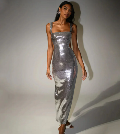 Starluxe Atelier: Glittering evening dress with cut-out details