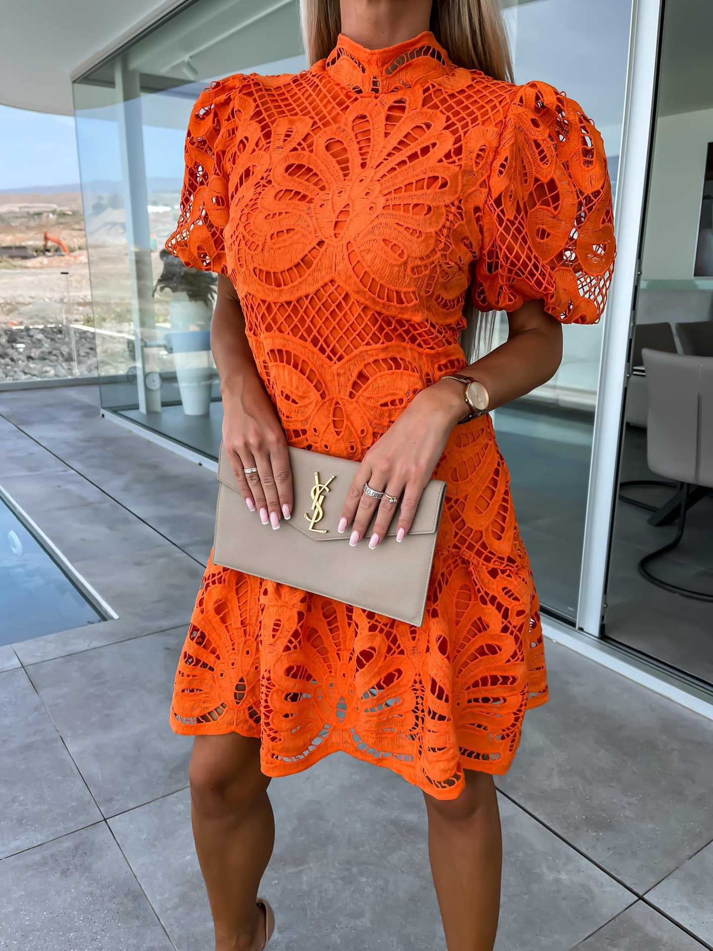 Spitzenkleid mit Puffärmeln in 4 Farben