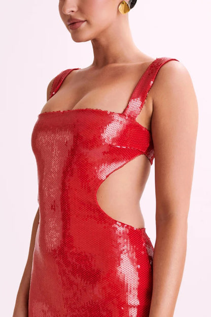 Starluxe Atelier: Glittering evening dress with cut-out details