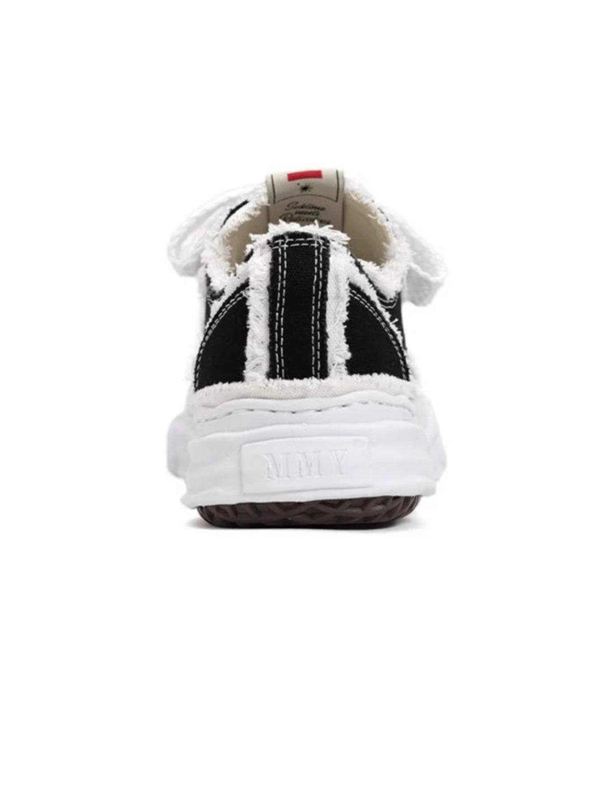 Low top sneakers in a used look – stylish and unique!