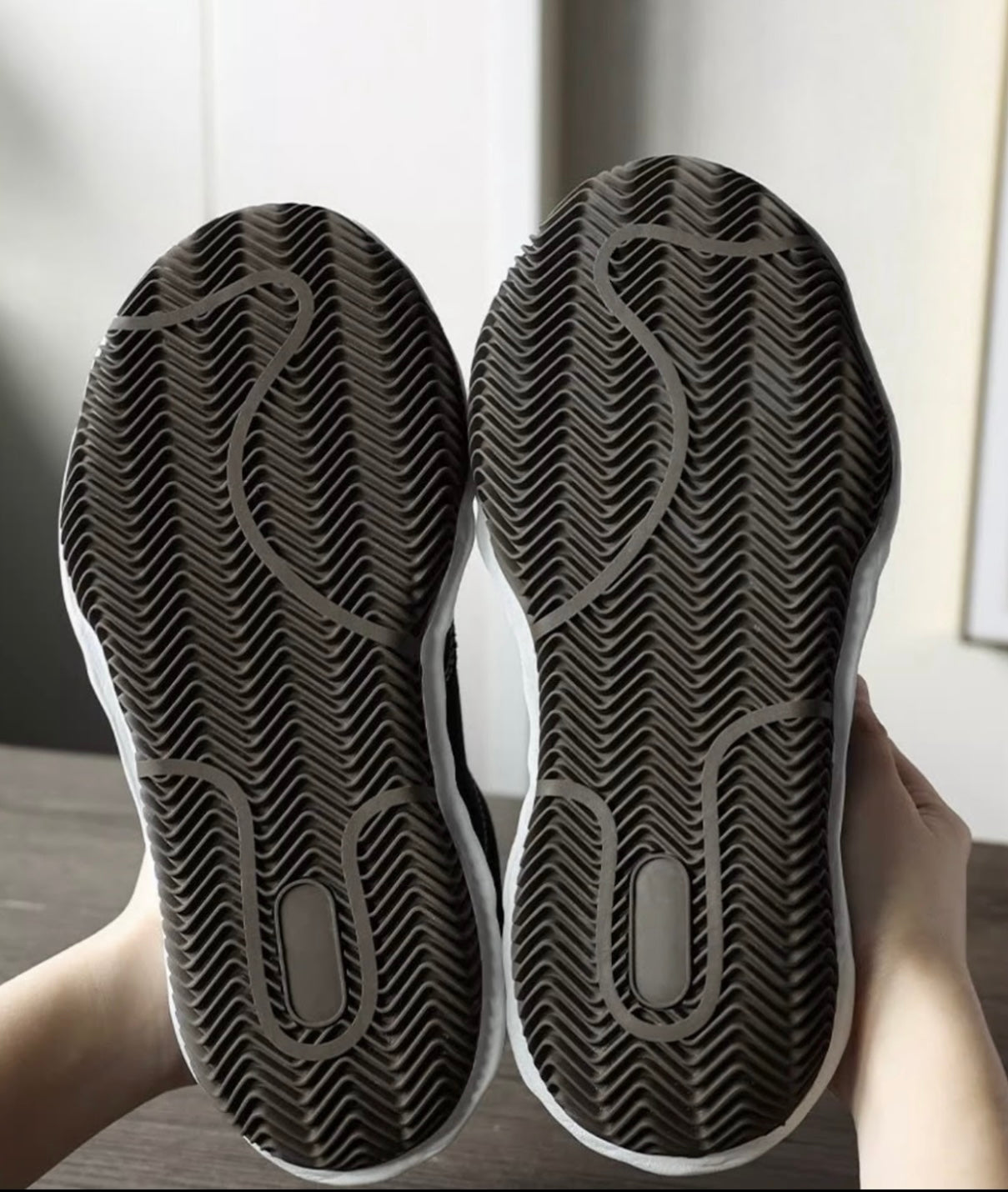 Retro Sneaker mit Shell-Toe & Chunky Sohle