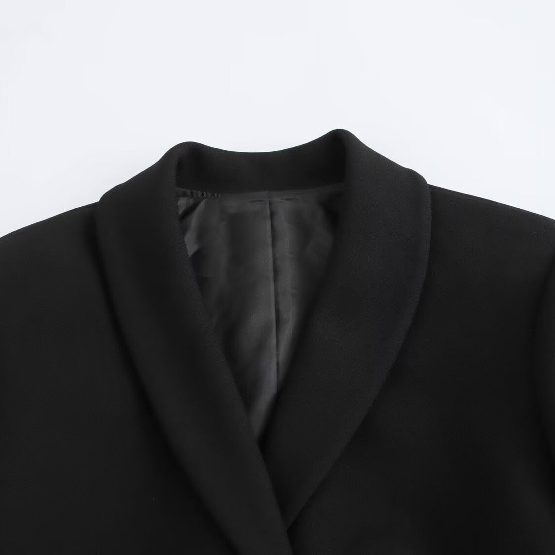 Cut-Out Blazer in Schwarz