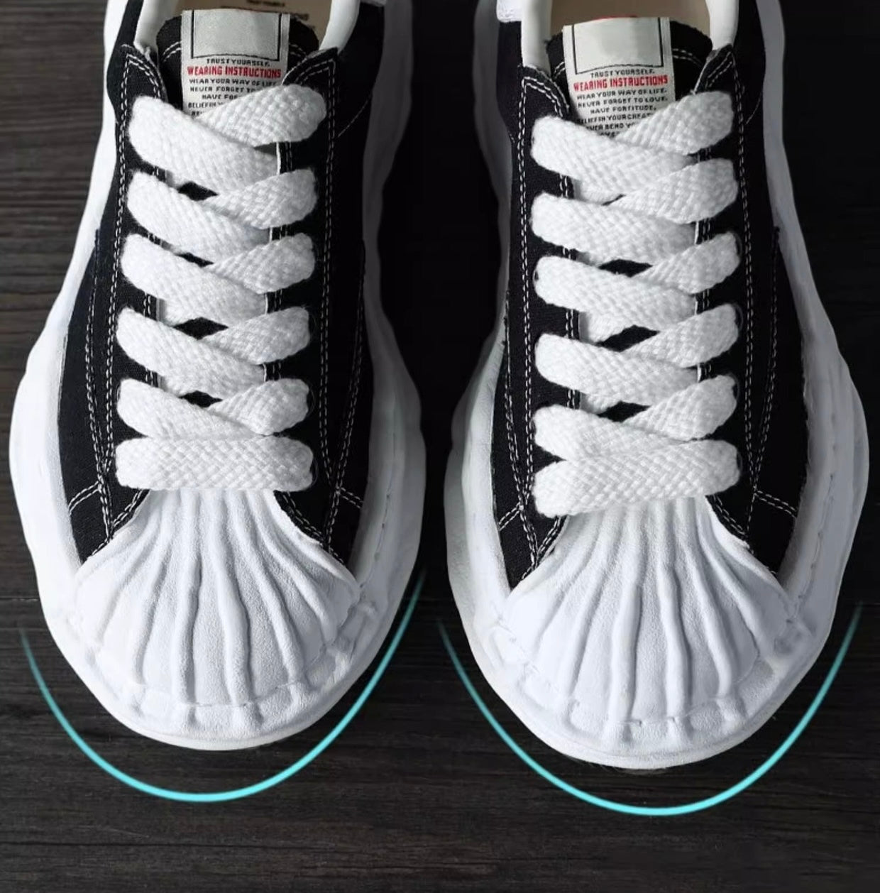 Retro Sneaker mit Shell-Toe & Chunky Sohle