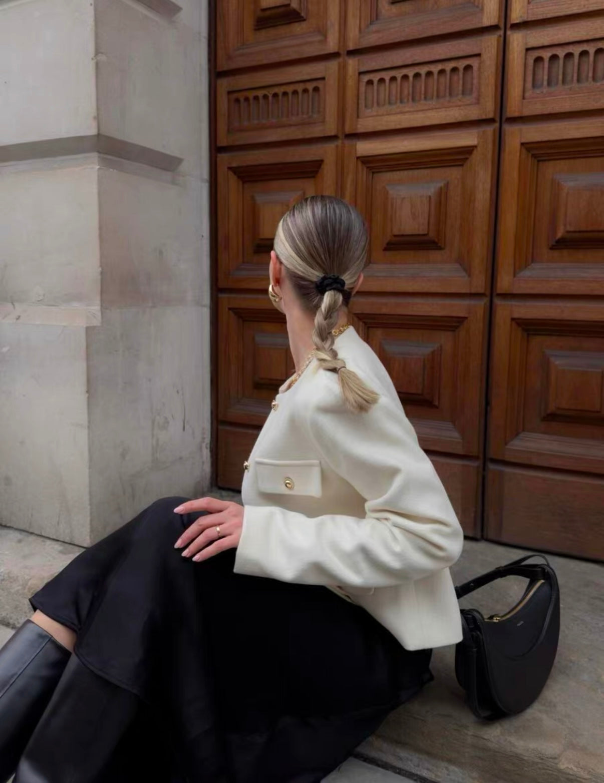 Klassische Jacke mit Goldknöpfen