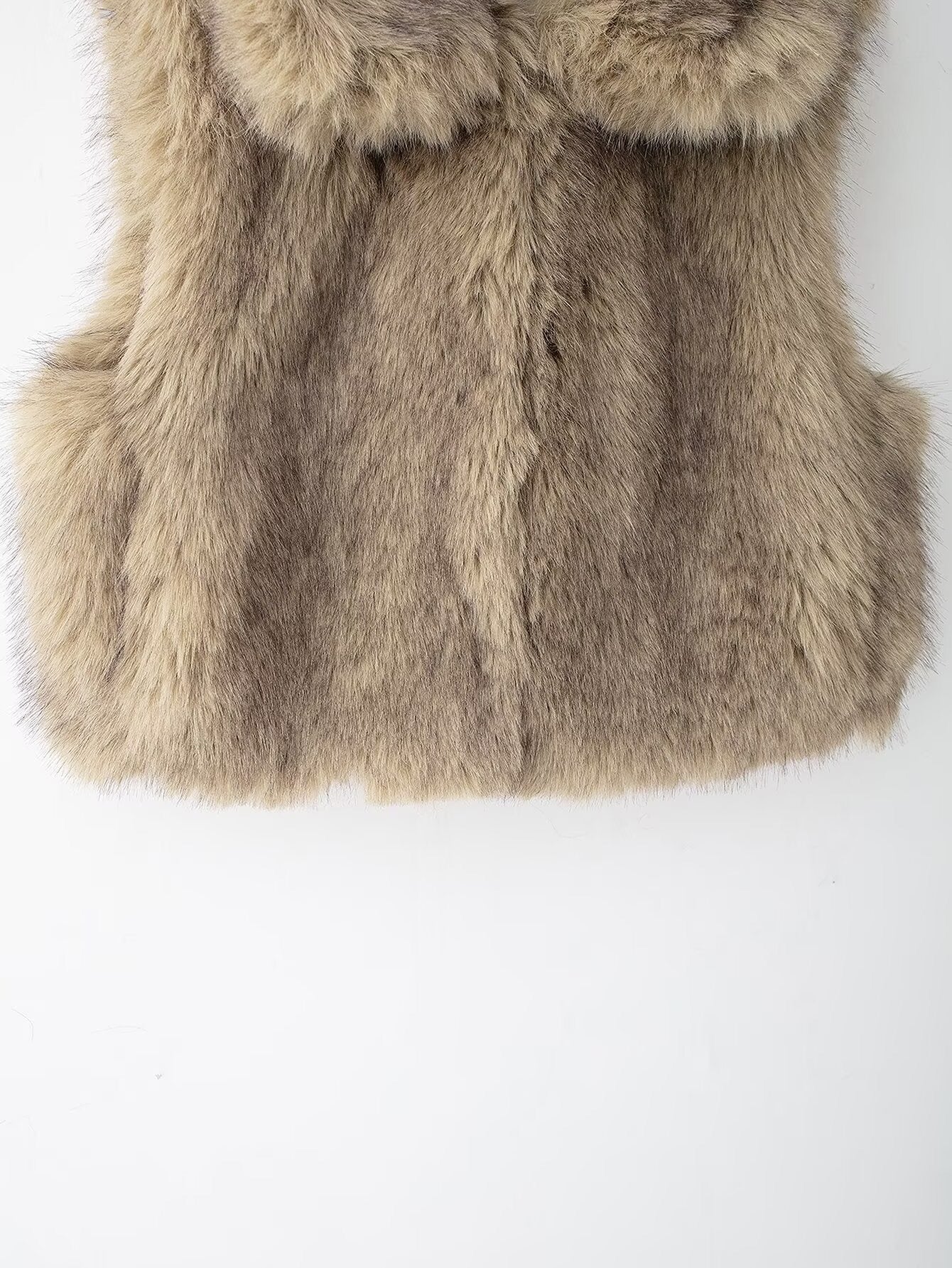 Velmara – Exquisite Fellwesten für zeitlose Eleganz