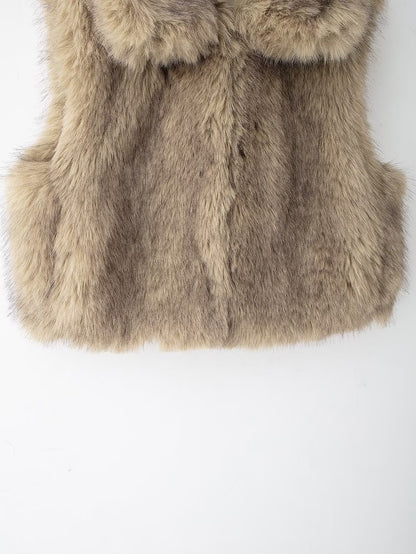 Velmara – Exquisite Fellwesten für zeitlose Eleganz