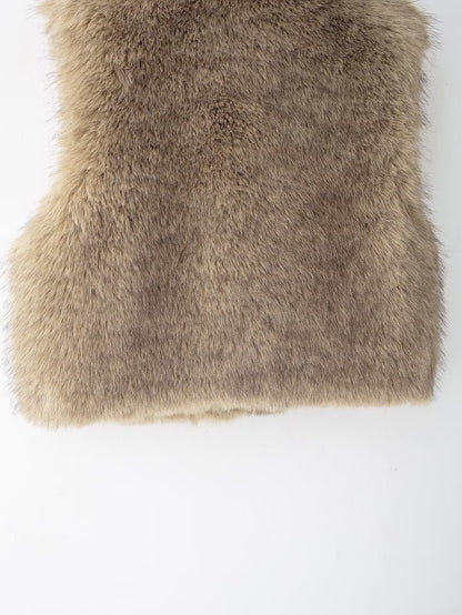 Velmara – Exquisite Fellwesten für zeitlose Eleganz