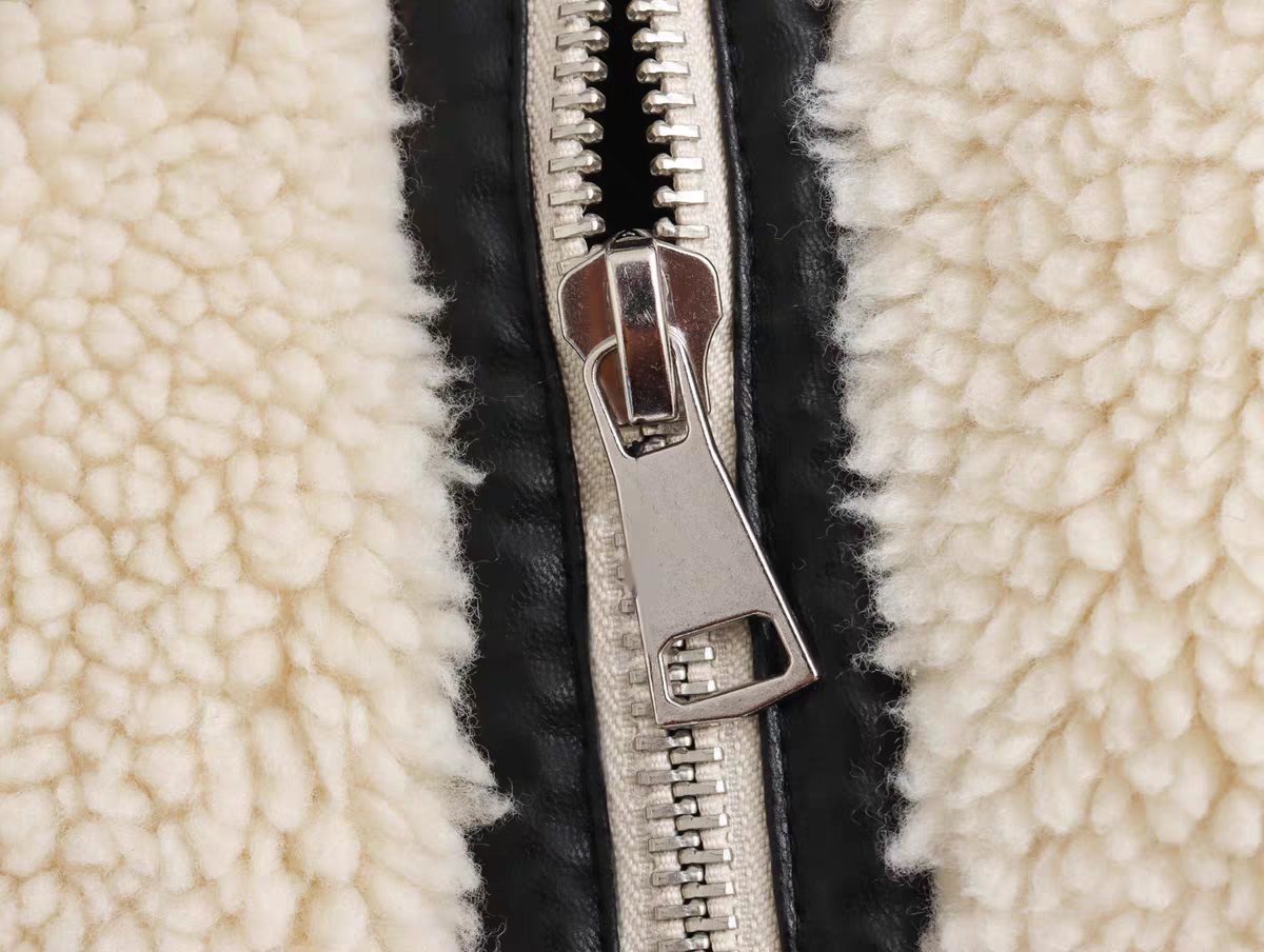 Damenjacke aus kuscheligen Teddyfell