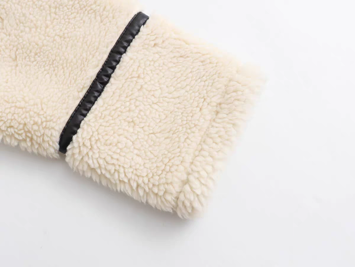 Damenjacke aus kuscheligen Teddyfell