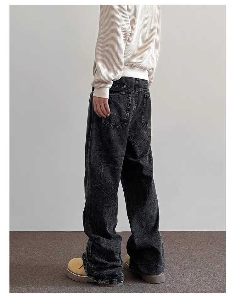 Crinkle Cool - schwarze Baggy Jeans im Lässigen Look