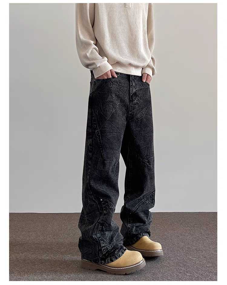 Crinkle Cool - schwarze Baggy Jeans im Lässigen Look